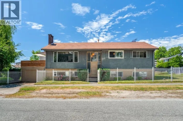 6175 QUEBEC STREET, Vancouver
