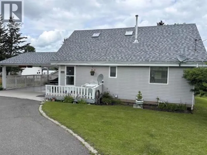 6179 HUNT ROAD, 100 Mile House