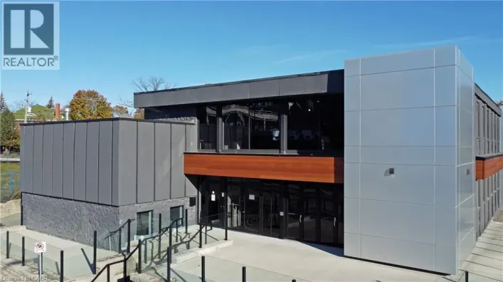 618 KING Street W, Kitchener