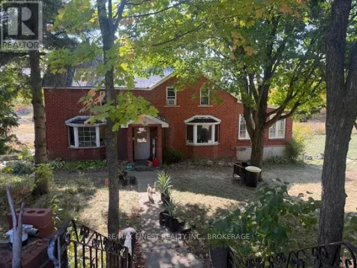 6182 BATTERSEA ROAD, Frontenac