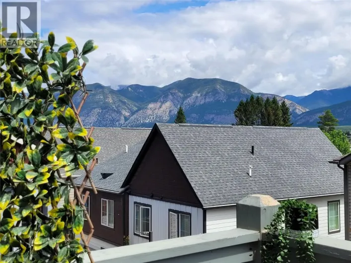 619 10th Avenue, Invermere