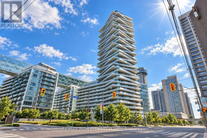 Apartment for rent: 619 - 15 QUEENS QUAY E, Toronto