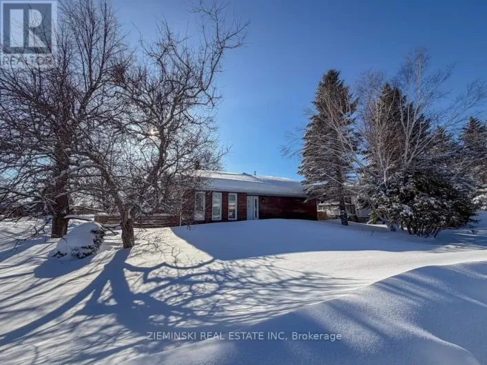 619 REYNOLDS STREET, Iroquois Falls