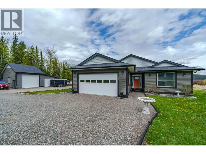 6199 HUNT ROAD, 100 Mile House