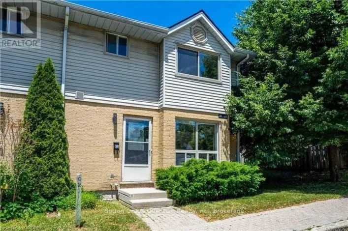 62 - 35 WATERMAN AVENUE, London South