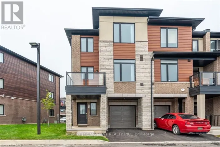 62 - 590 NORTH SERVICE ROAD, Hamilton