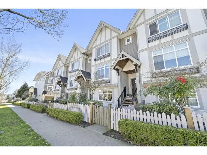 62 6591 195A STREET, Surrey