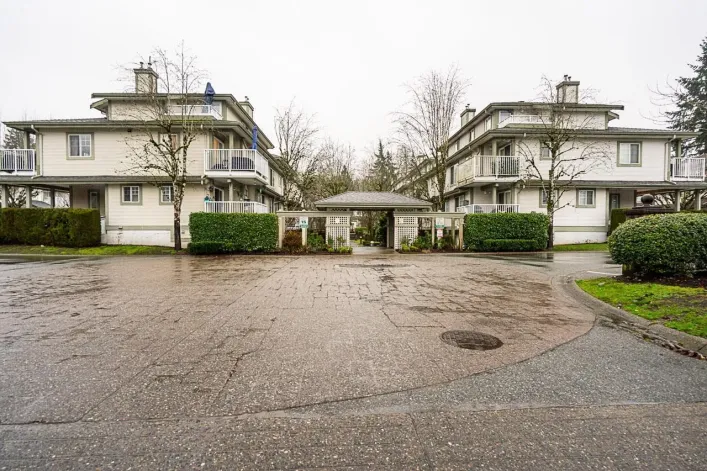 62 8892 208 STREET, Langley