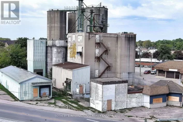 62 ALBERT STREET, Strathroy-Caradoc