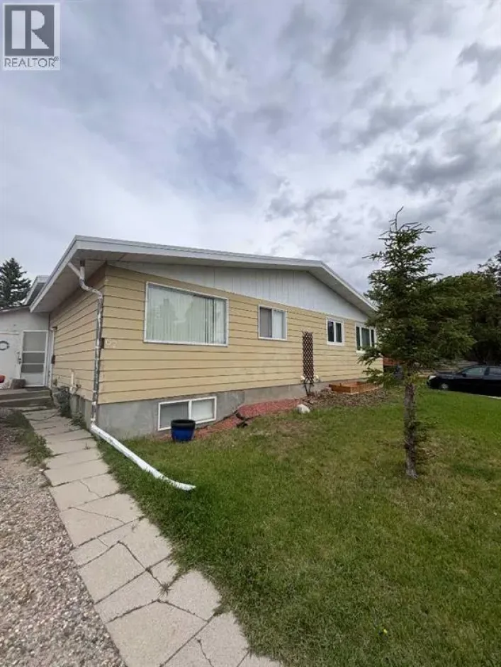62 Carleton Road W, Lethbridge