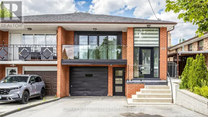 62 DAVELAYNE ROAD, Toronto