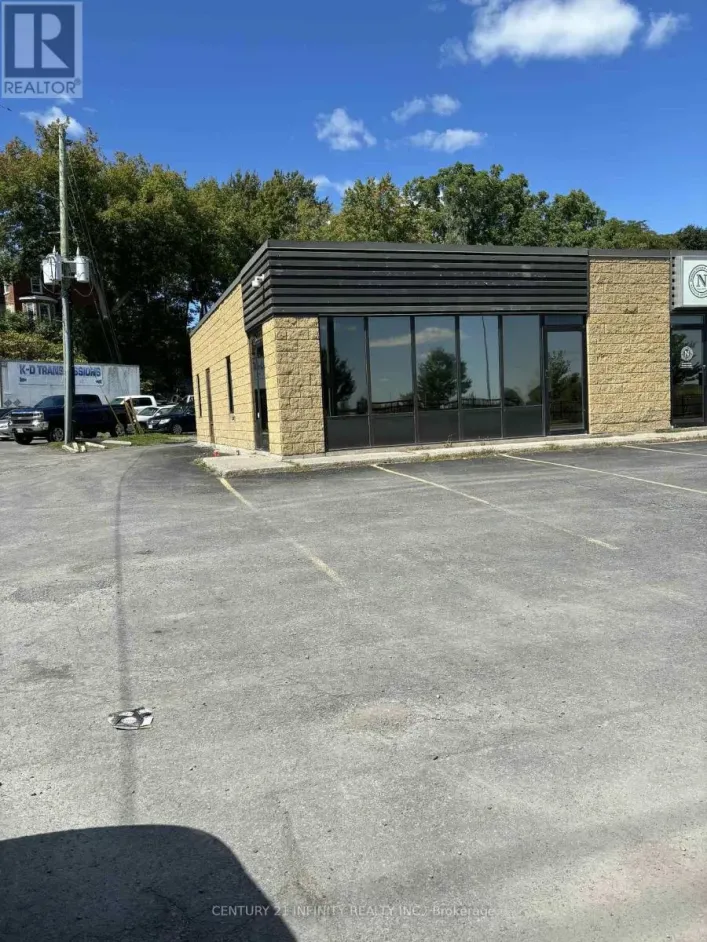 62 DUNDAS STREET W, Belleville