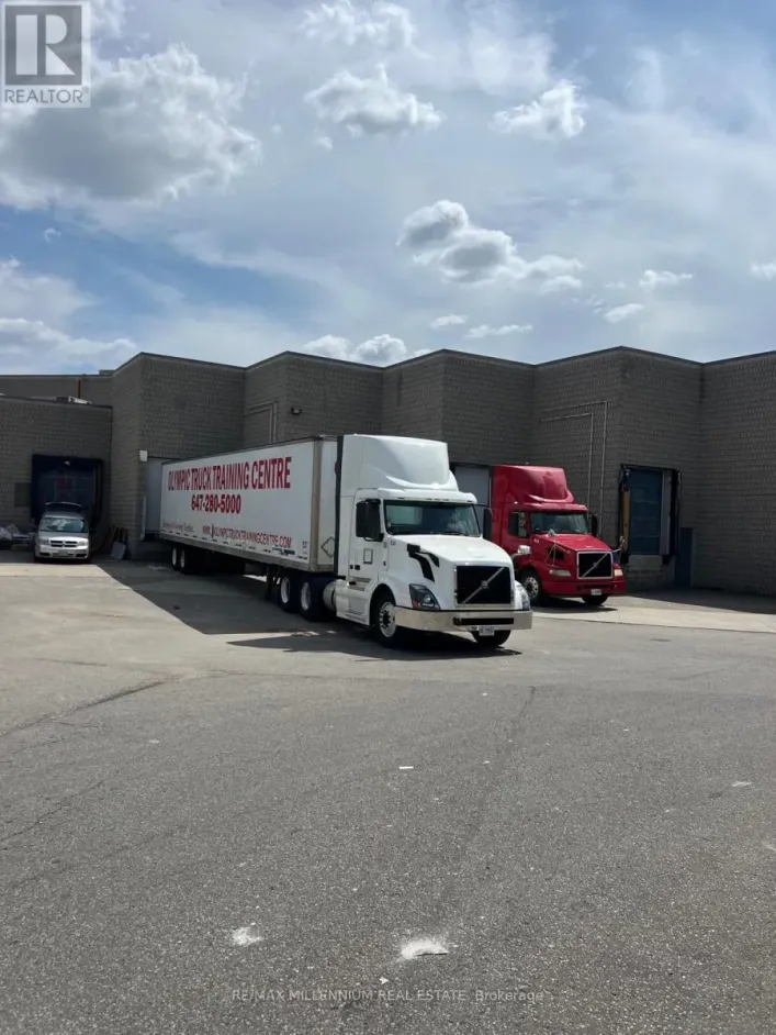 62 GREAT PLAINS STREET W, Brampton