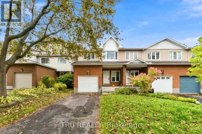62 HUNTER'S GLEN CRESCENT, Ottawa