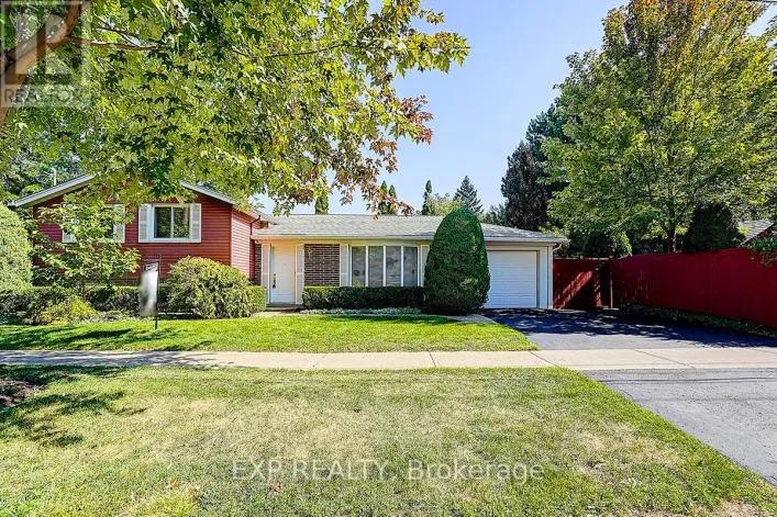 62 KEMPSELL CRESCENT, Toronto