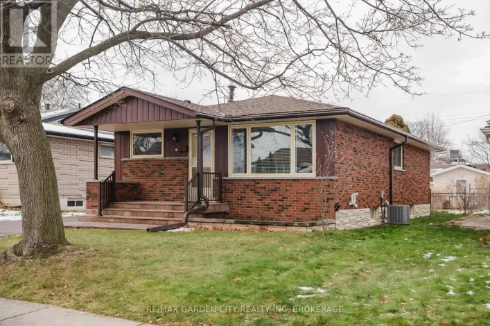 62 LOYALIST DRIVE, Hamilton