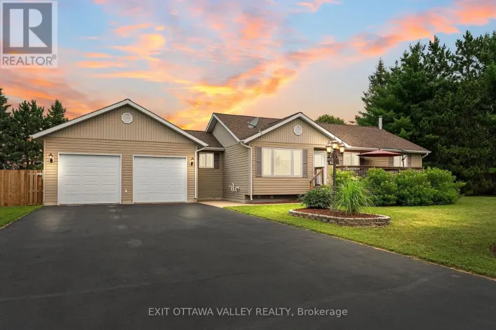 62 MEADOWVIEW DRIVE, Whitewater Region