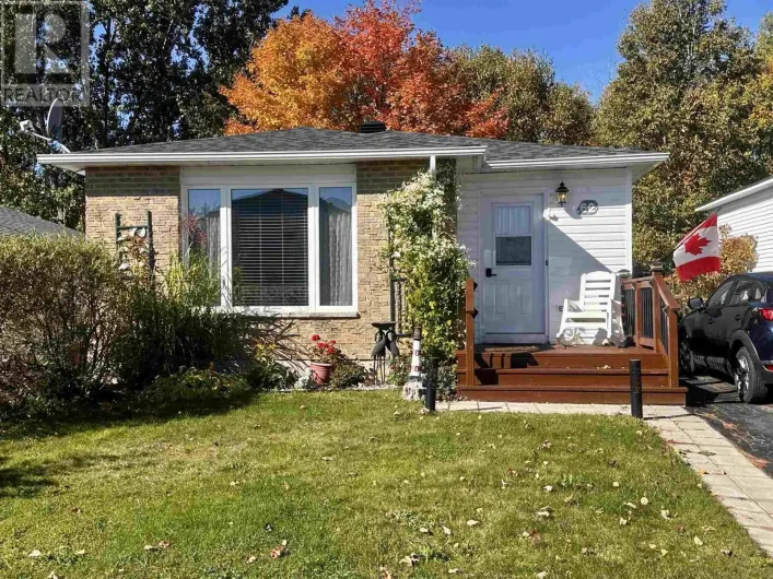 62 Taylor BLVD, Elliot Lake
