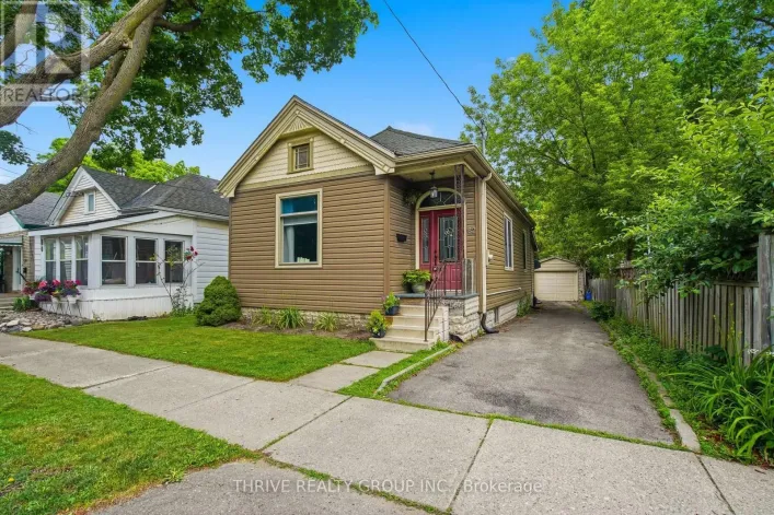 62 TECUMSEH AVENUE E, London South