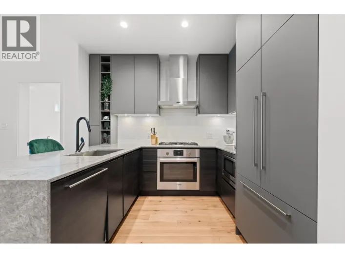 621 3131 MURRAY STREET, Port Moody