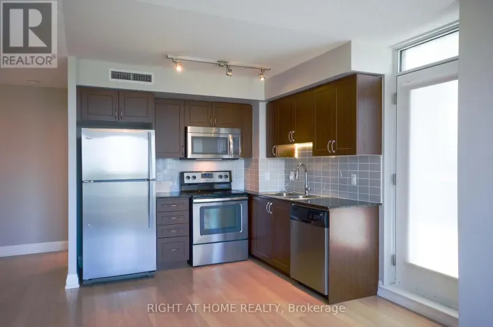 621 - 370 HIGHWAY 7 E, Richmond Hill