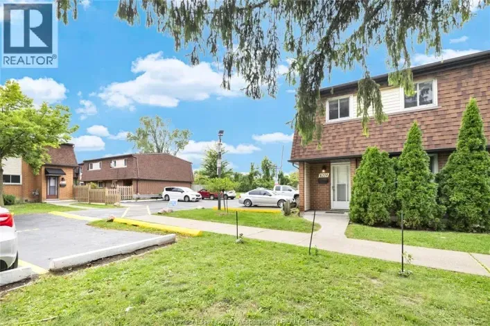 6214 THORNBERRY, Windsor