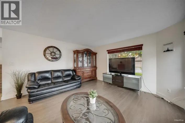 6220 LYNAS LANE, Richmond