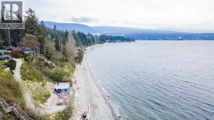 6221 SUNSHINE COAST HIGHWAY, Sechelt