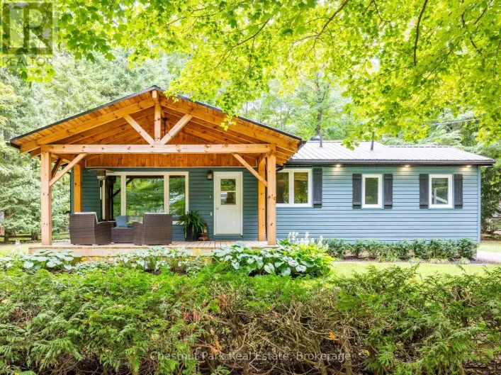 House for sale: 622454 SIDEROAD 7, Chatsworth