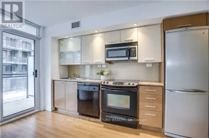 623 - 8 TELEGRAM MEWS, Toronto