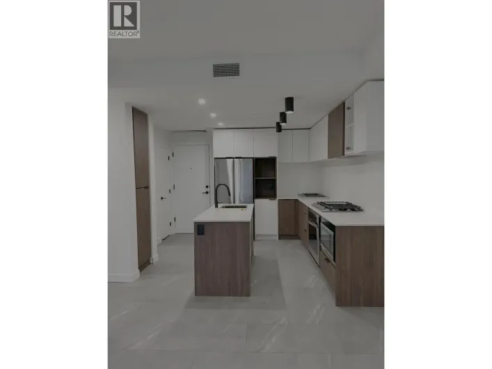 623 KEMSLEY AVE, Coquitlam