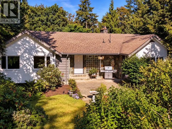 6232 Rodolph Rd, Central Saanich