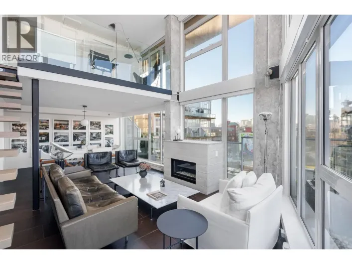 624 289 ALEXANDER STREET, Vancouver