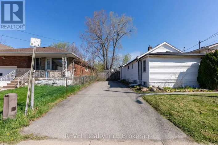 6251 ASH STREET, Niagara Falls