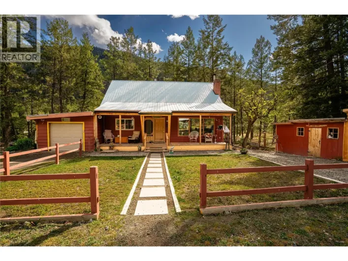 6257 Highway 3, Hedley