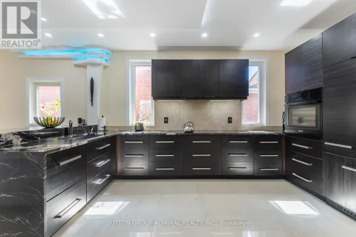 626 COLLEGE MANOR DRIVE, Newmarket