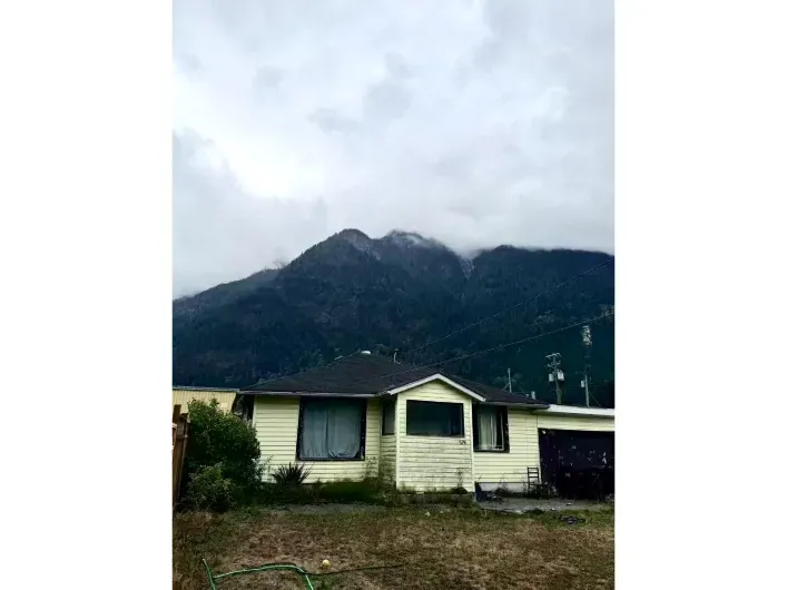 626 HUDSON BAY STREET|Hope, Hope