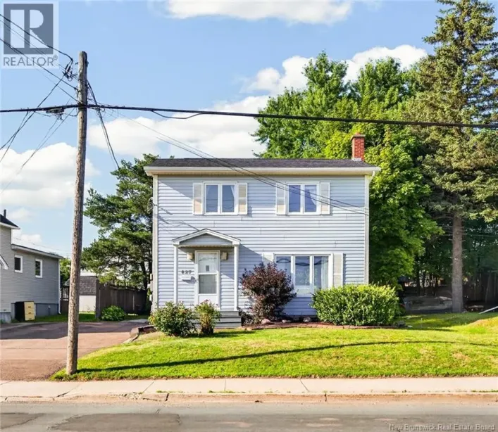 House for sale: 627 Acadie Avenue, Dieppe