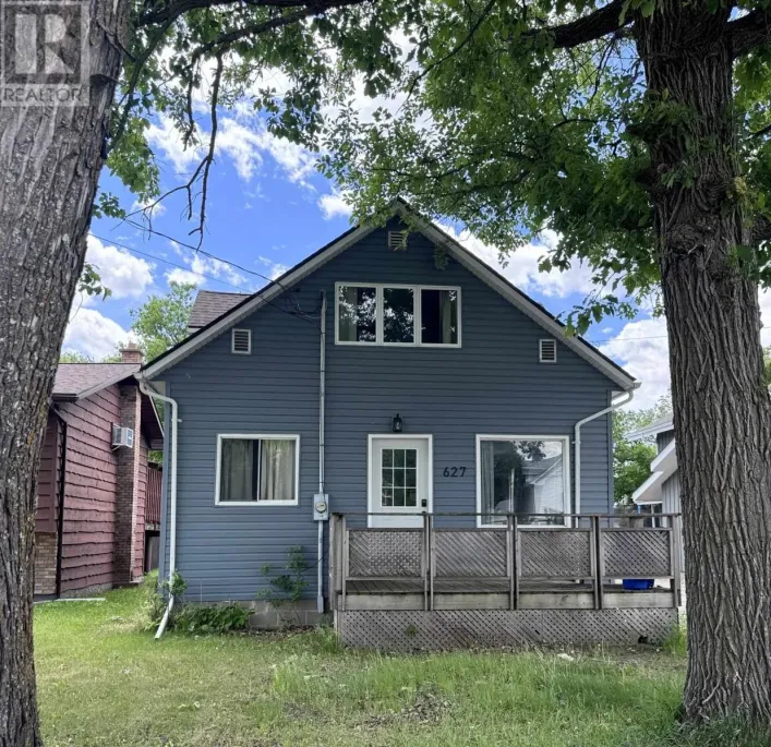 627 First ST E, Fort Frances