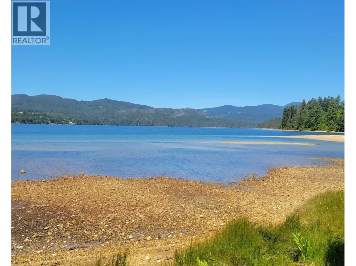6279-6283 SECHELT INLET ROAD, Sechelt