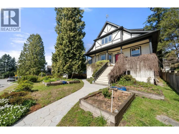 628 E 5TH STREET, North Vancouver