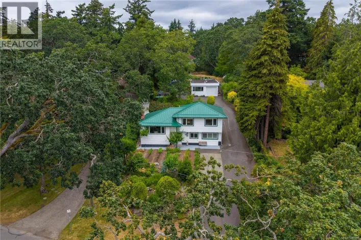 628 Fernhill Rd, Esquimalt