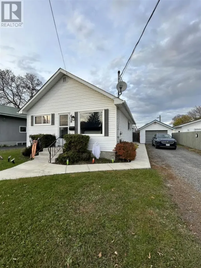 628 SECOND STREET E, Fort Frances