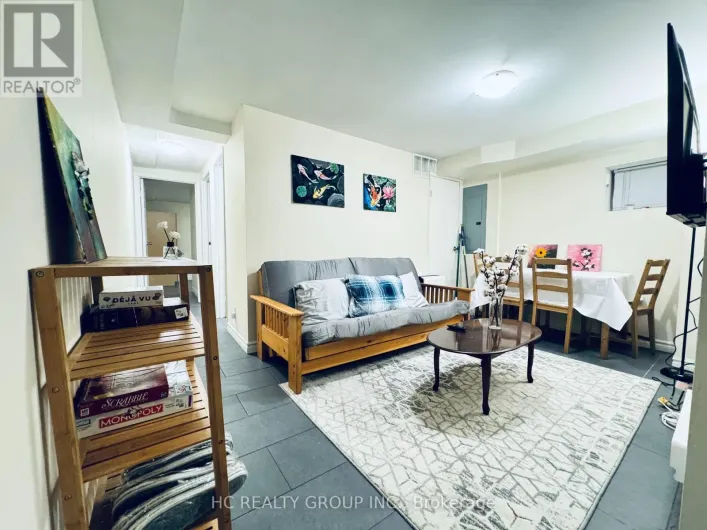 629 BATHURST STREET, Toronto