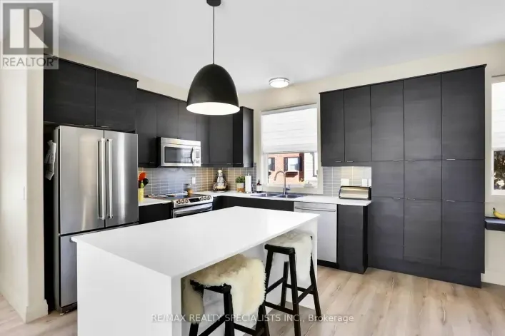 63 - 1040 CORONATION DRIVE, London North