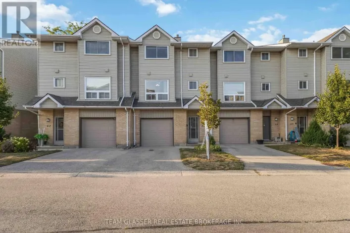 63 - 1990 WAVELL STREET, London East