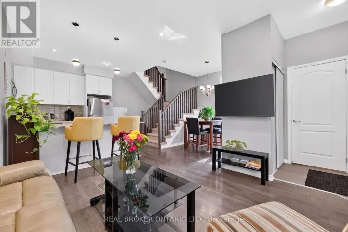 63 - 35 APPLEWOOD LANE, Toronto