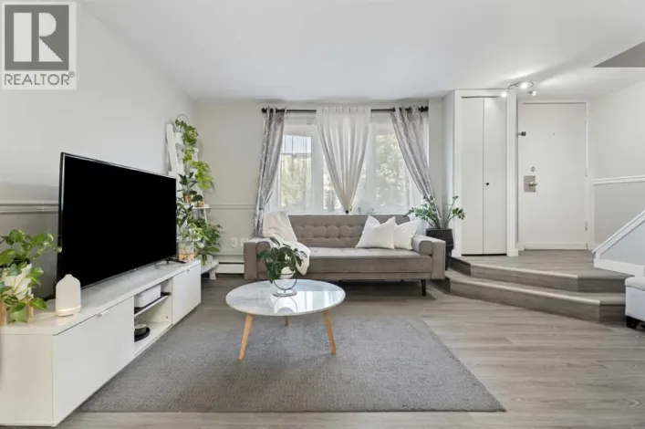 63, 3809 45 Street SW, Calgary