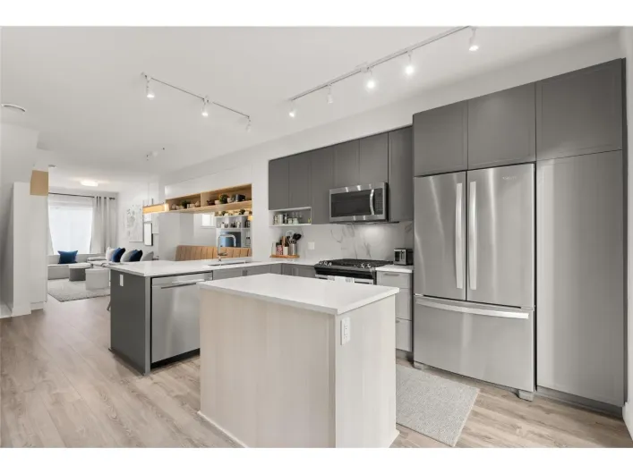 63 9718 161A STREET, Surrey