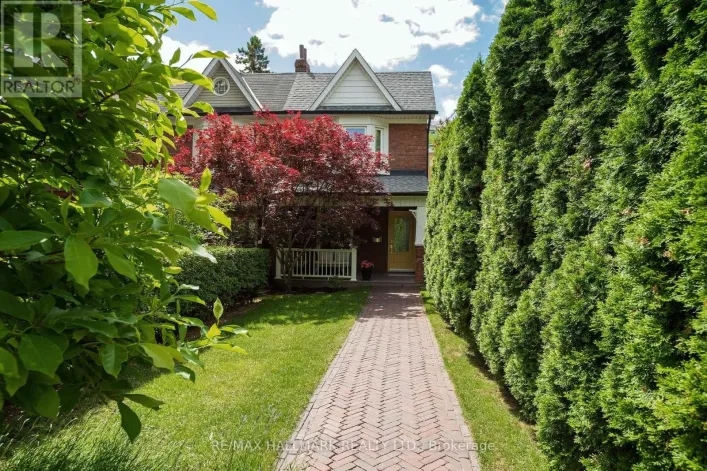 63 HILLSVIEW AVENUE, Toronto